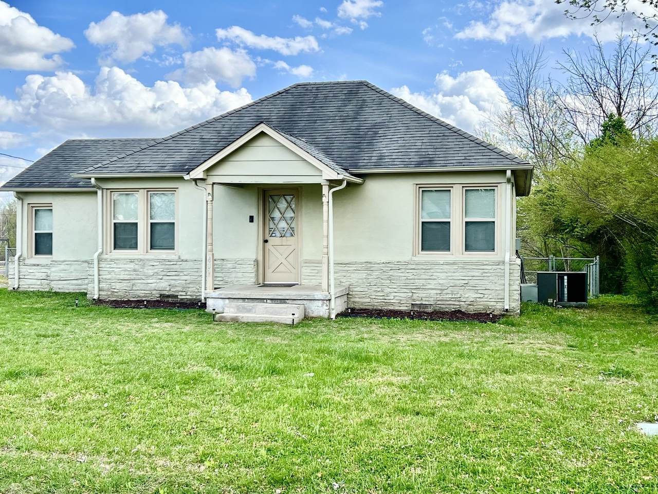 431 Elm St - Photo 1