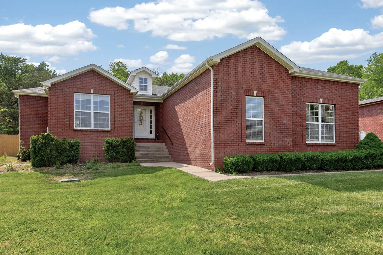 607 Windy Rd - Photo 1