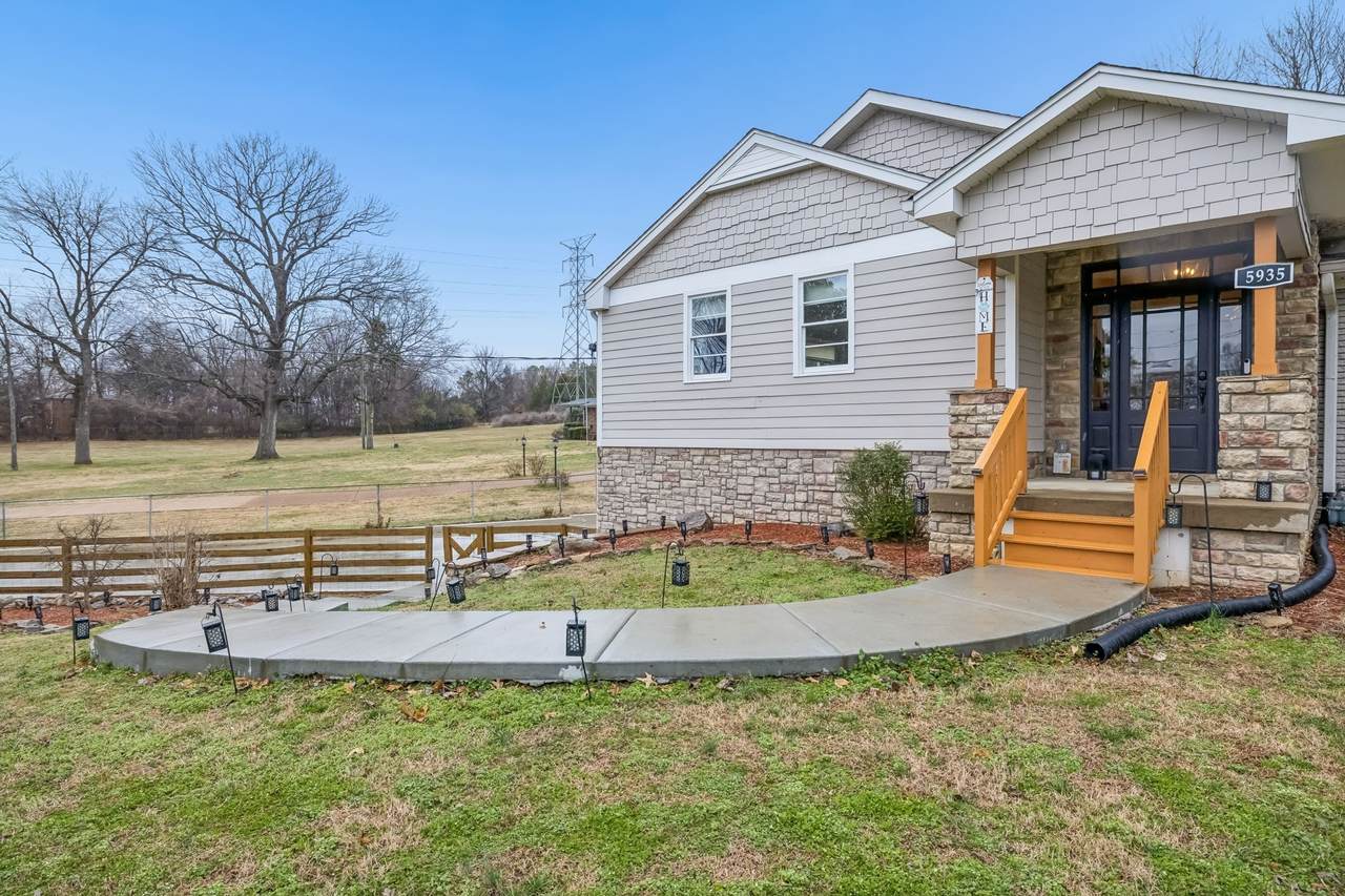 https://bt-photos.global.ssl.fastly.net/nashville/1280_boomver_1_RTC3183106-1.jpg