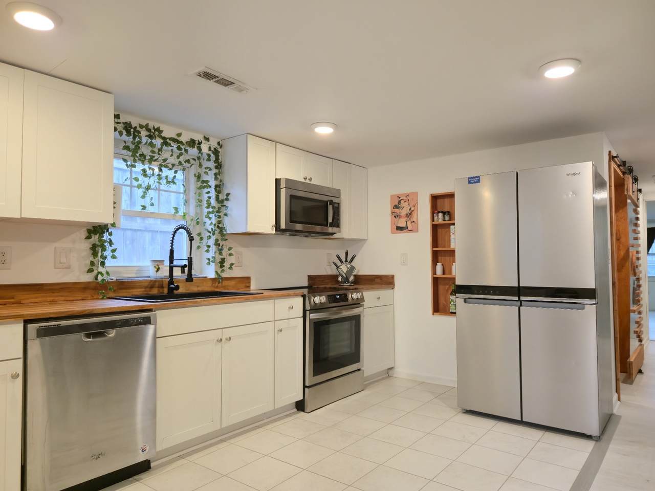 409B Mciver St - Photo 1