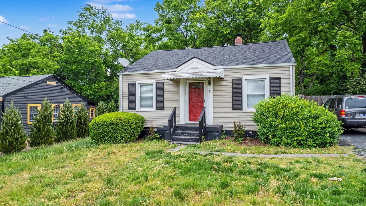 2011 Oakwood Ave - Photo 1