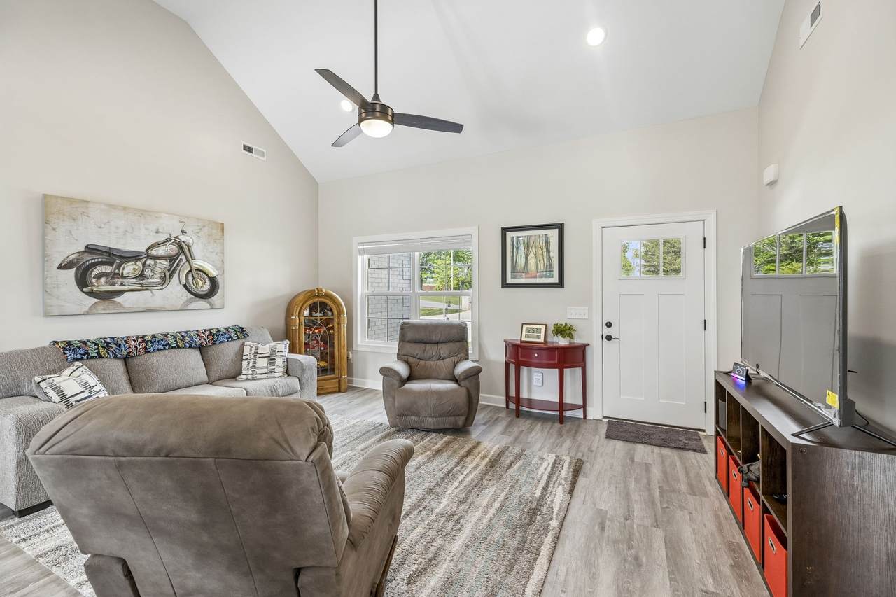 https://bt-photos.global.ssl.fastly.net/nashville/1280_boomver_1_RTC3183617-1.jpg