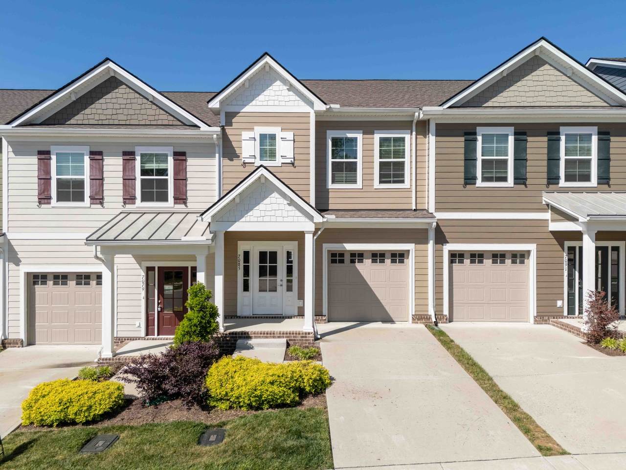 7085 Gracious Dr - Photo 1