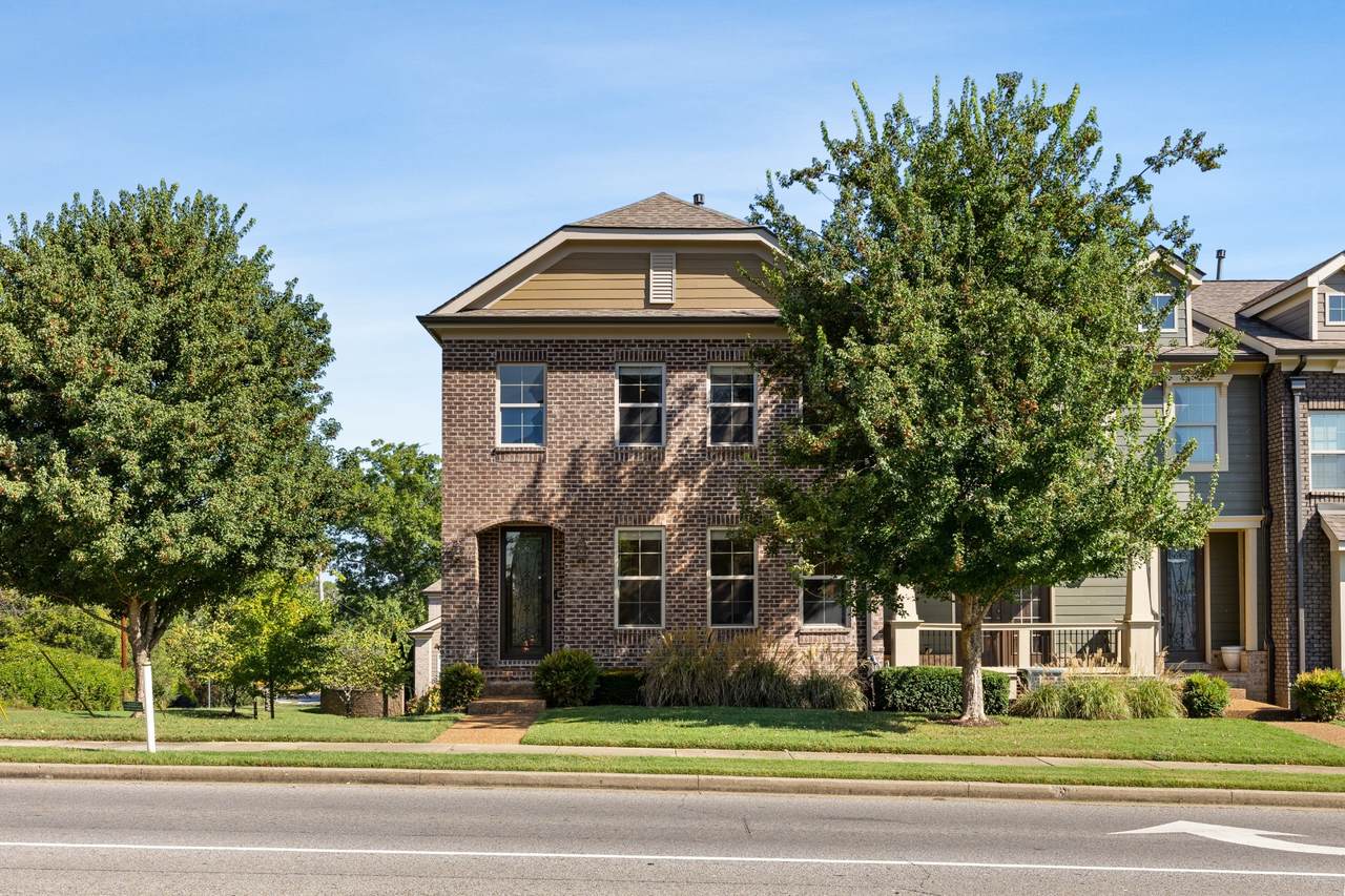 815 Silkwood Dr - Photo 1