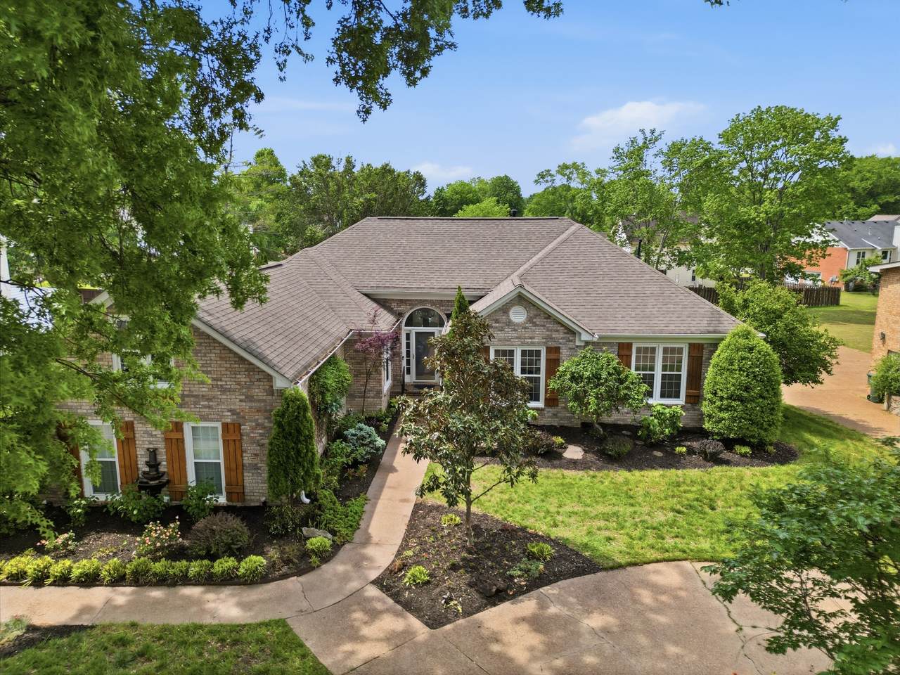 https://bt-photos.global.ssl.fastly.net/nashville/1280_boomver_1_RTC3184761-1.jpg