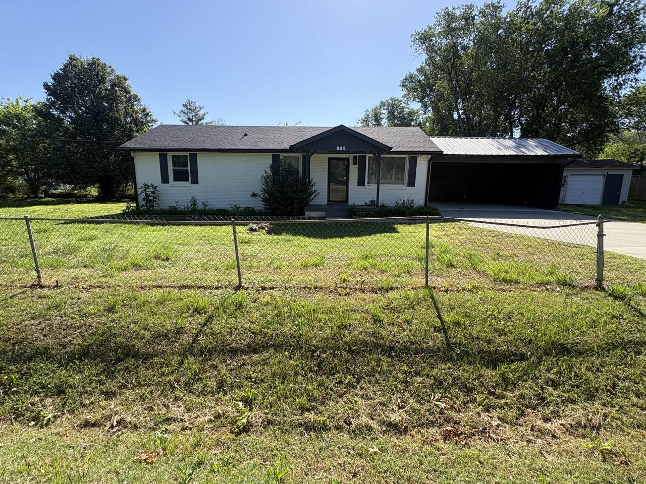 118 Markum Dr - Photo 1
