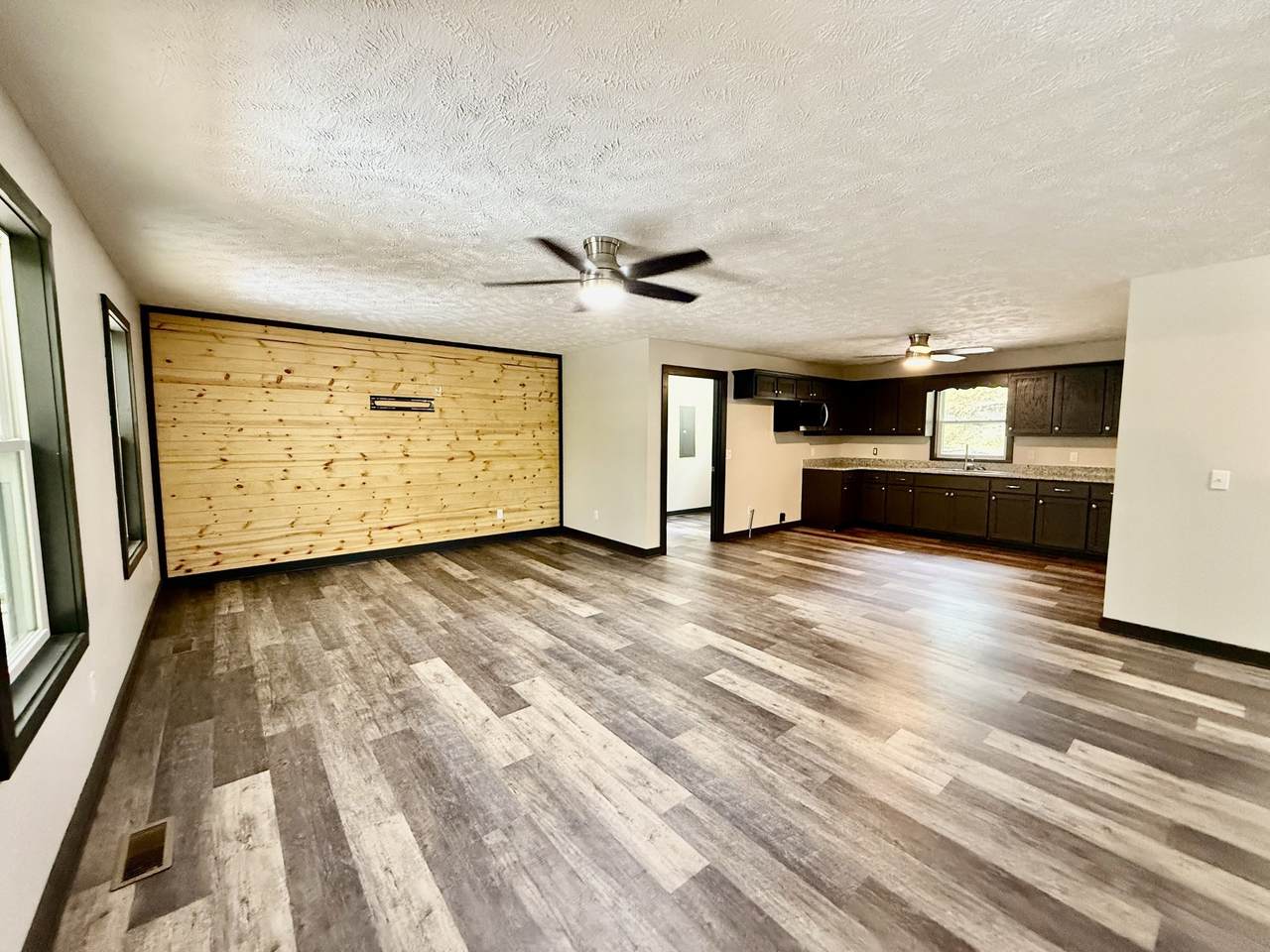 https://bt-photos.global.ssl.fastly.net/nashville/1280_boomver_1_RTC3184997-1.jpg
