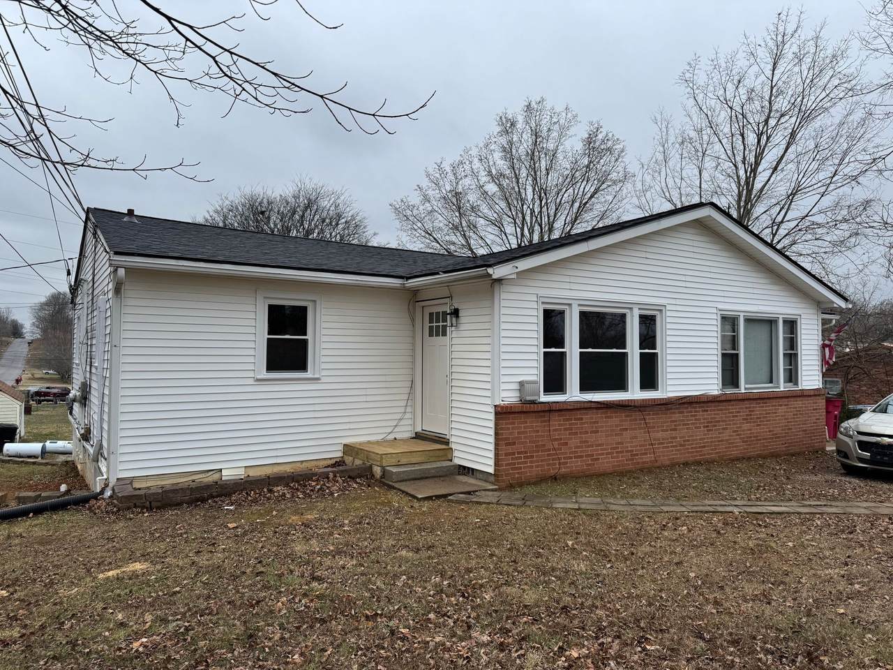 606 Dover Rd - Photo 1