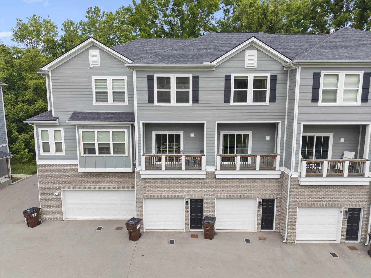 450 Glastonbury Rd - Photo 1