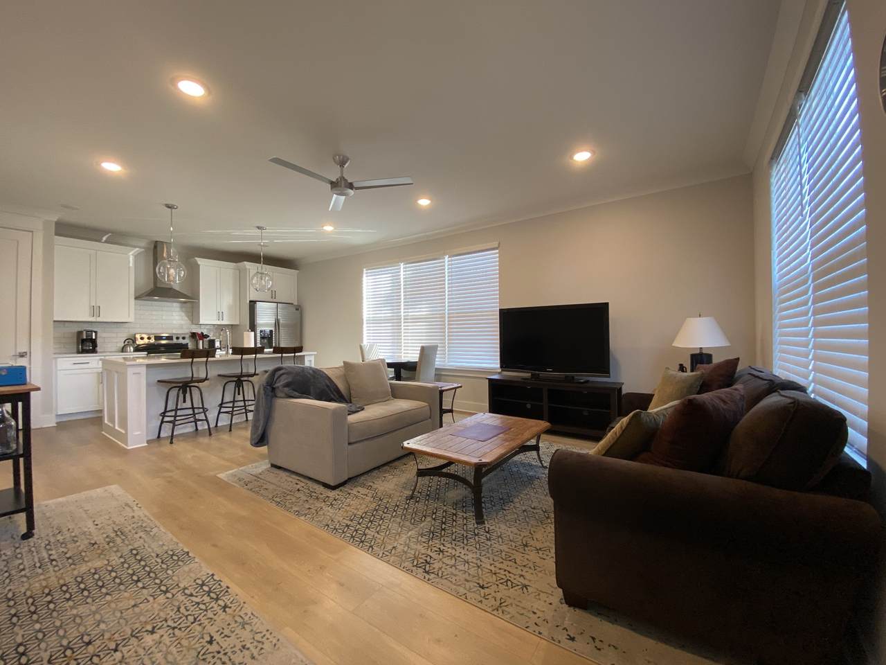 https://bt-photos.global.ssl.fastly.net/nashville/1280_boomver_1_RTC3186024-1.jpg