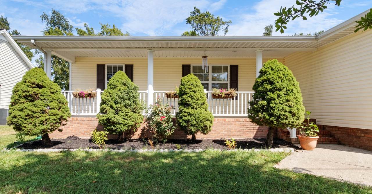 1033 Sivley Rd - Photo 1