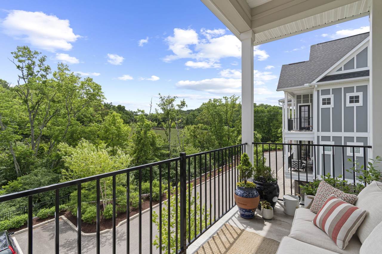 1801 Shadow Green Dr - Photo 1