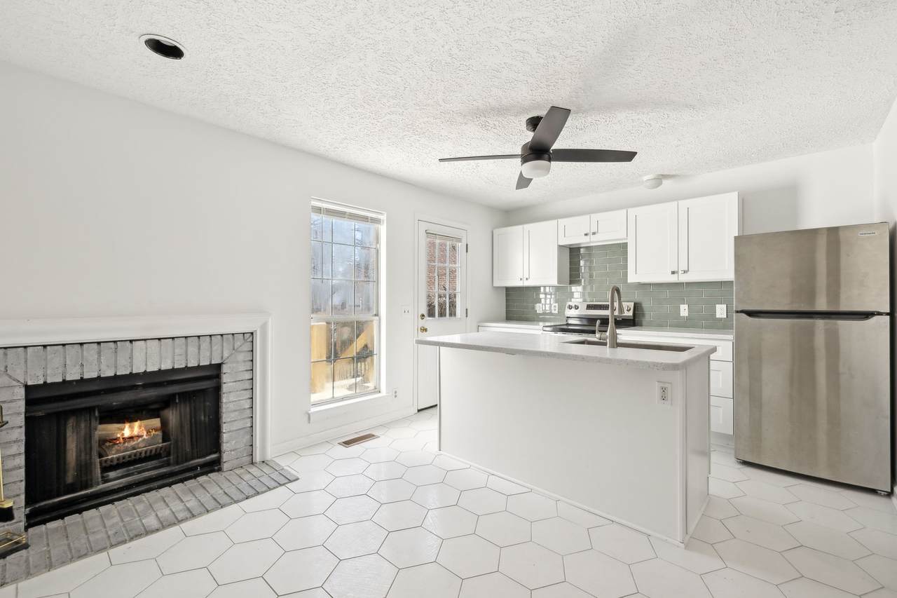 217 Walton Ferry Rd - Photo 1