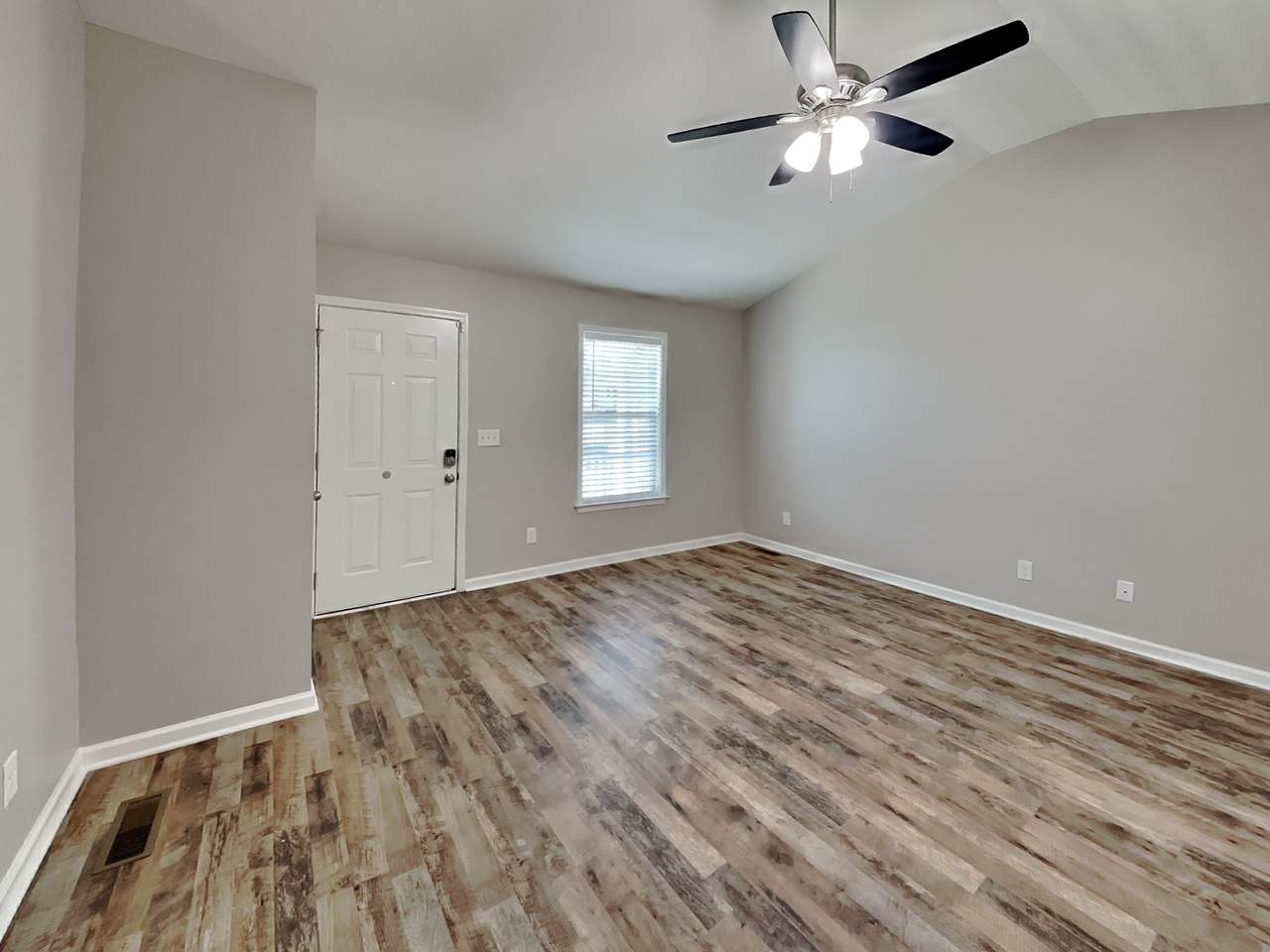 https://bt-photos.global.ssl.fastly.net/nashville/1280_boomver_1_RTC3187078-1.jpg