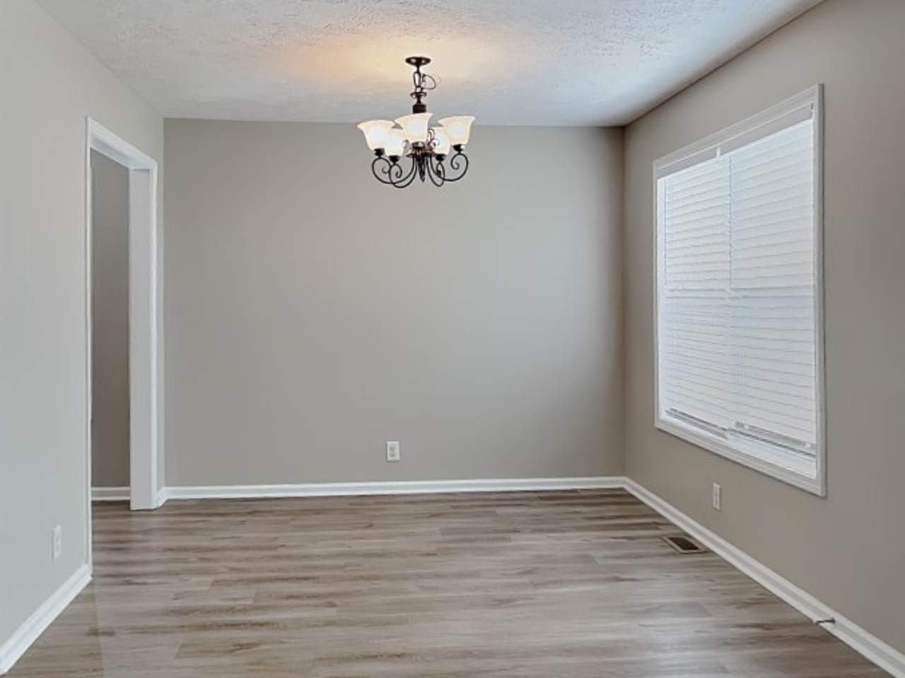 https://bt-photos.global.ssl.fastly.net/nashville/1280_boomver_1_RTC3187085-1.jpg