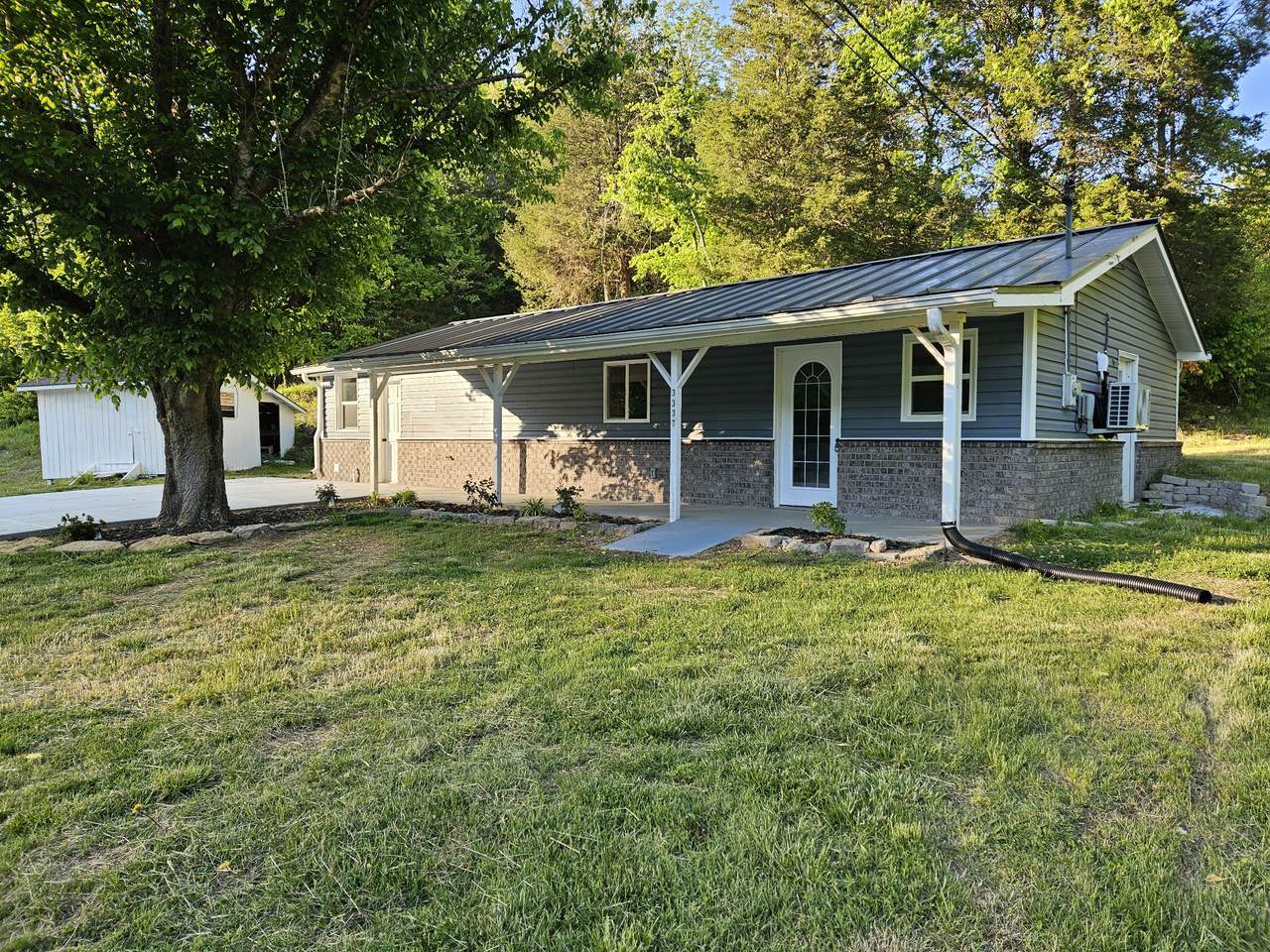3337 Hartsville Rd - Photo 1