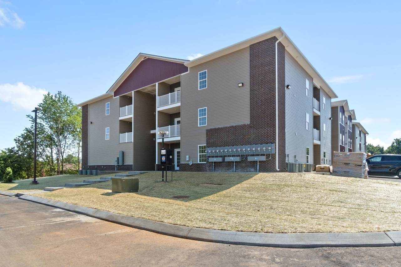 229 E Johnson Circle - Photo 1