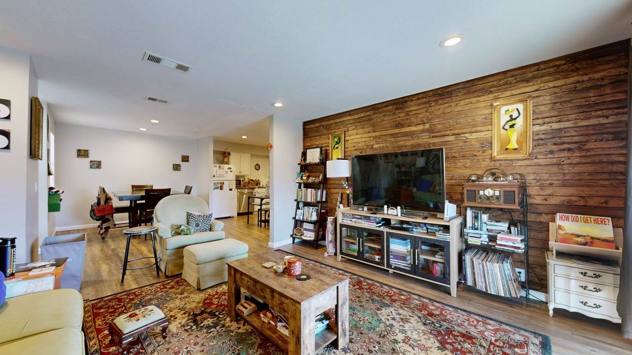 270 Tampa Dr - Photo 1
