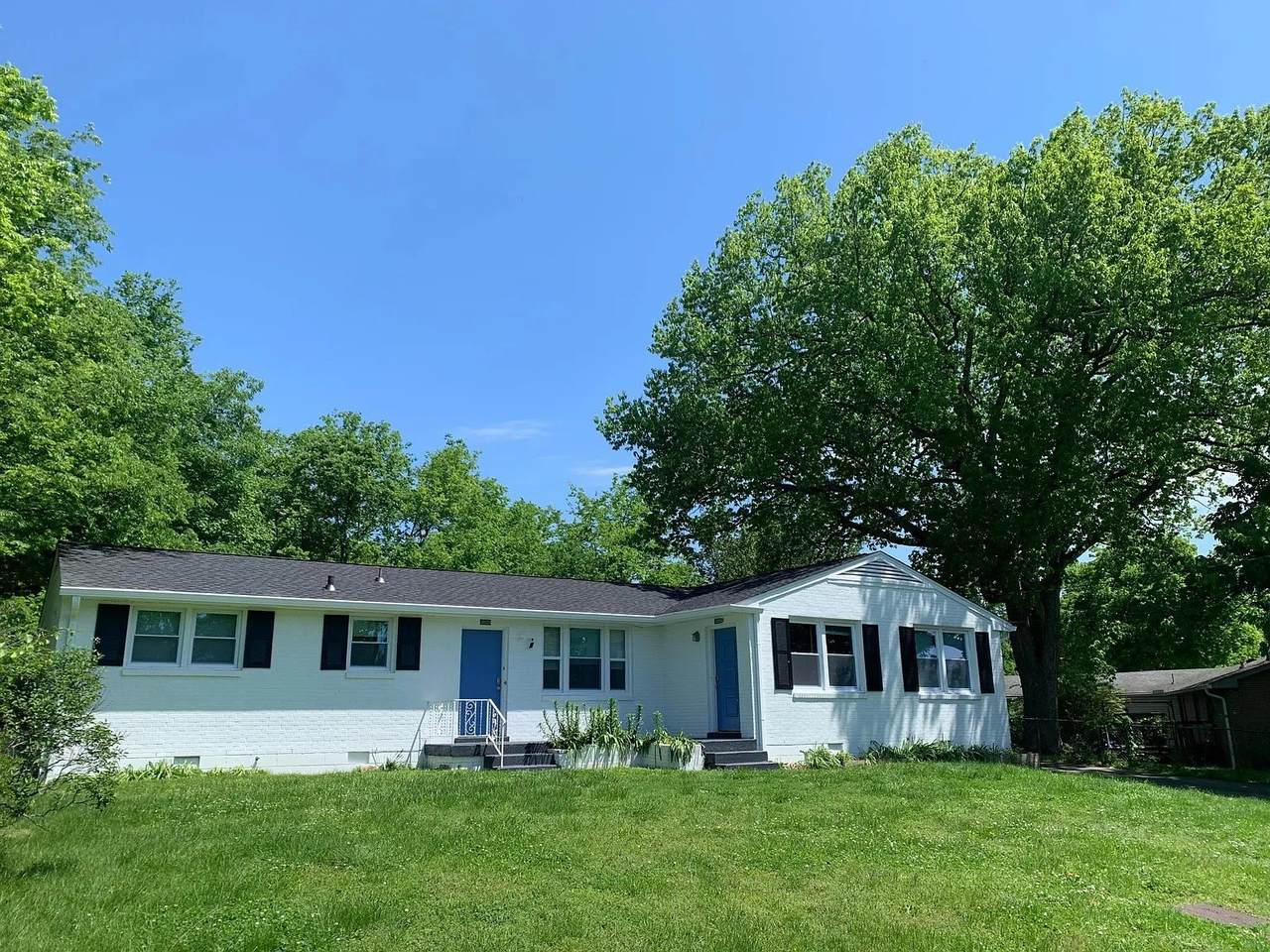 3809 Plantation Dr - Photo 1