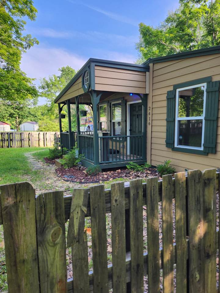 2416 Lee Dr - Photo 1