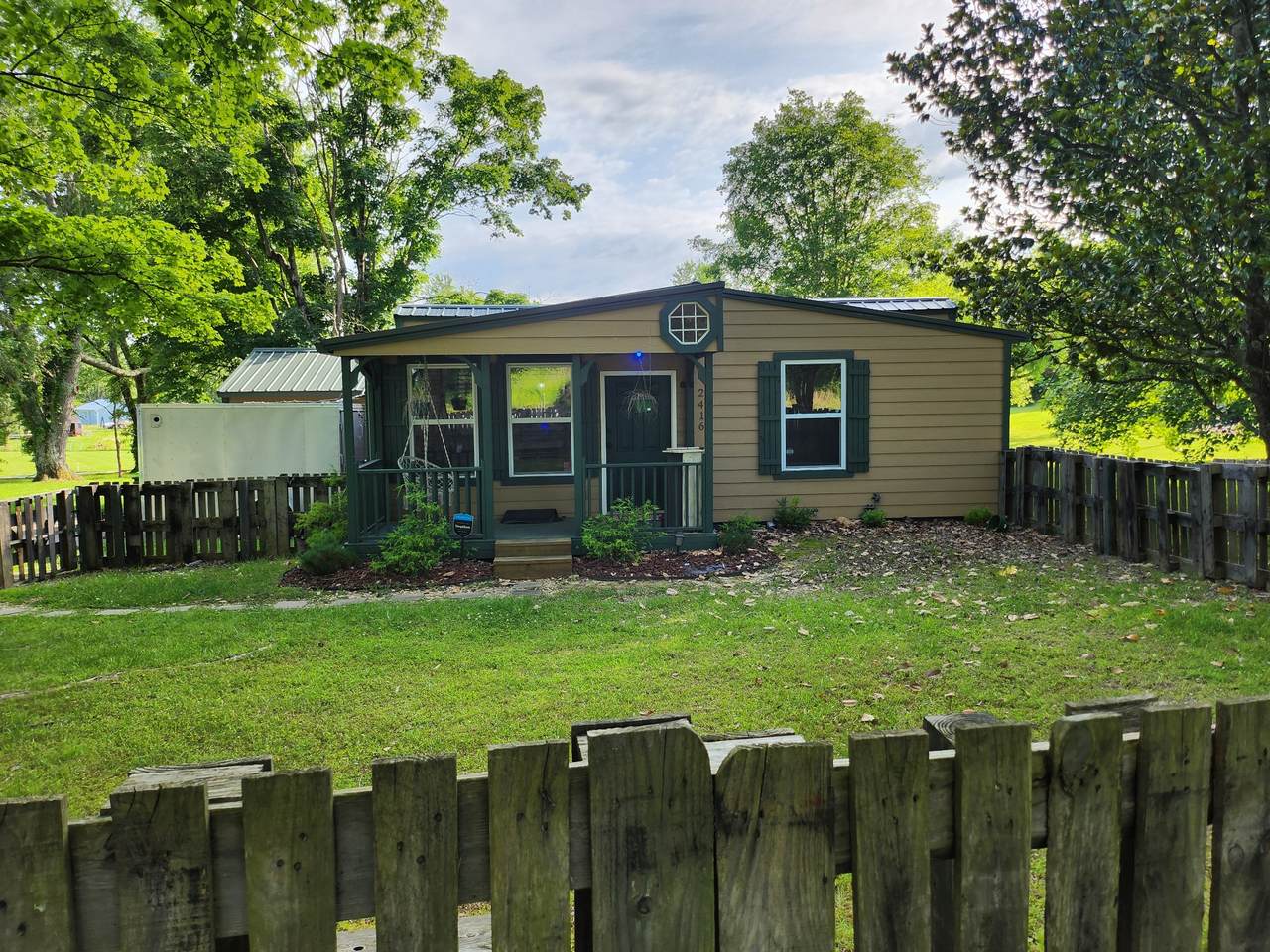 https://bt-photos.global.ssl.fastly.net/nashville/1280_boomver_1_RTC3190529-1.jpg