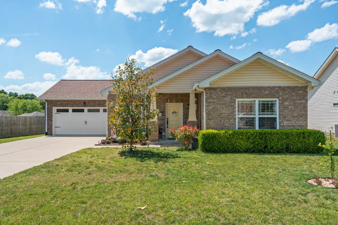 209 Wyburn Pl - Photo 1