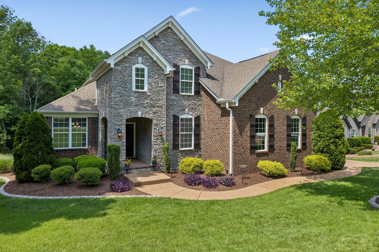 1169 Pin Oak Ln - Photo 1