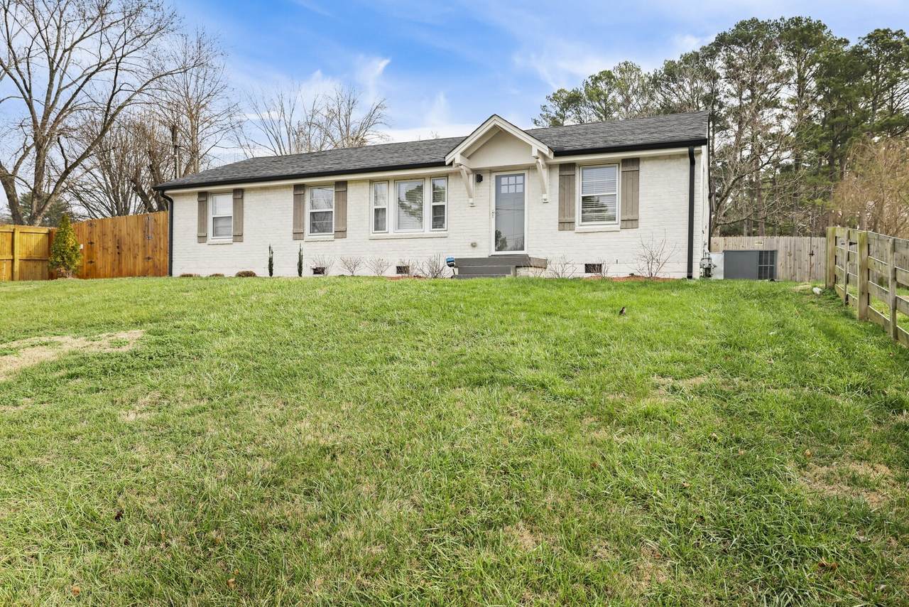 3826 E Ridge Dr - Photo 1