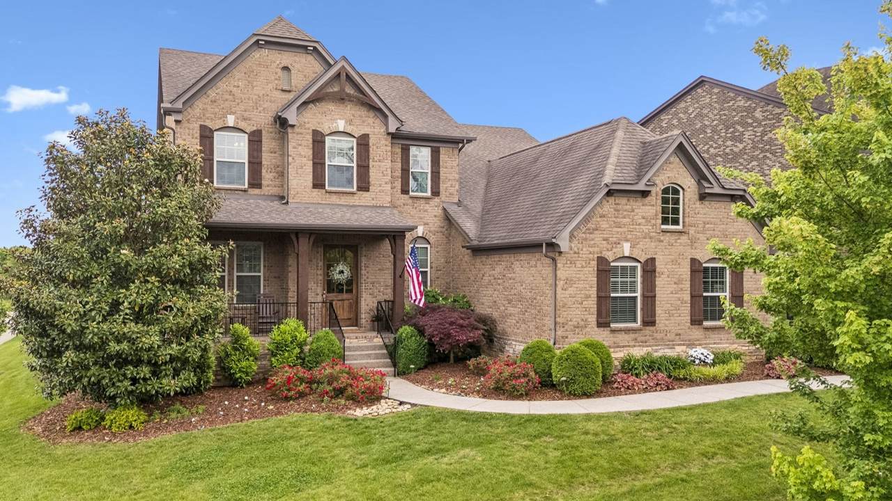 428 Larkhill Ln - Photo 1