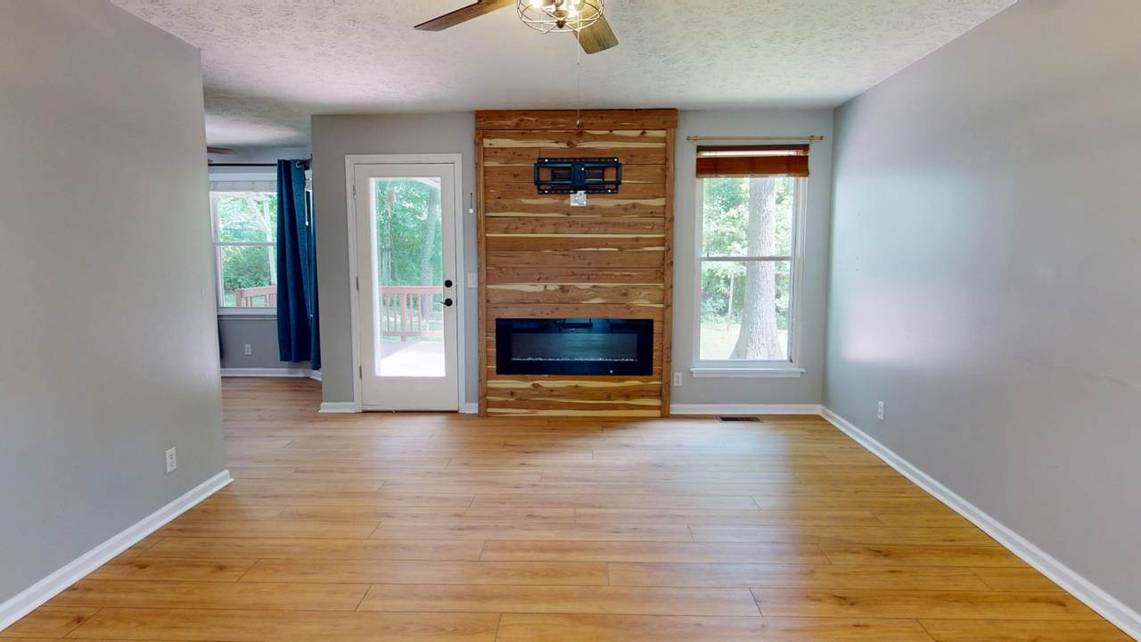 https://bt-photos.global.ssl.fastly.net/nashville/1280_boomver_1_RTC3191312-1.jpg