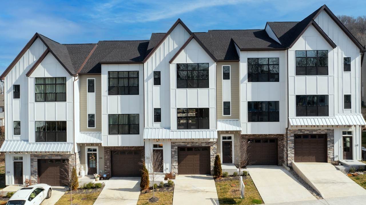 224 Stonecrest Cir - Photo 1