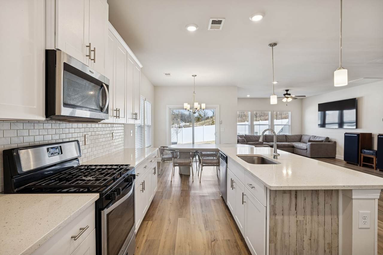 3609 Four Leaf Way - Photo 1