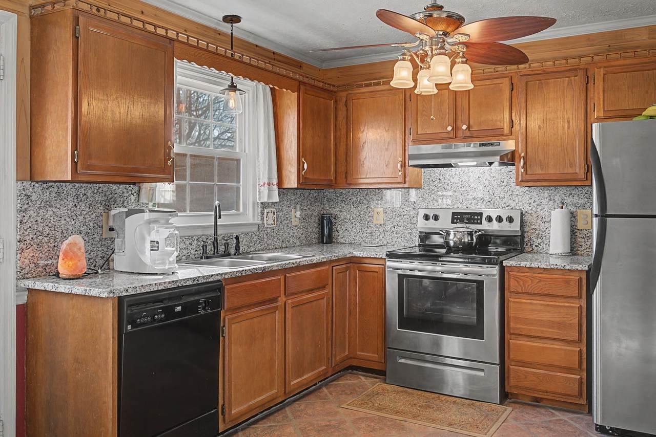 810 Lewis Ct - Photo 1