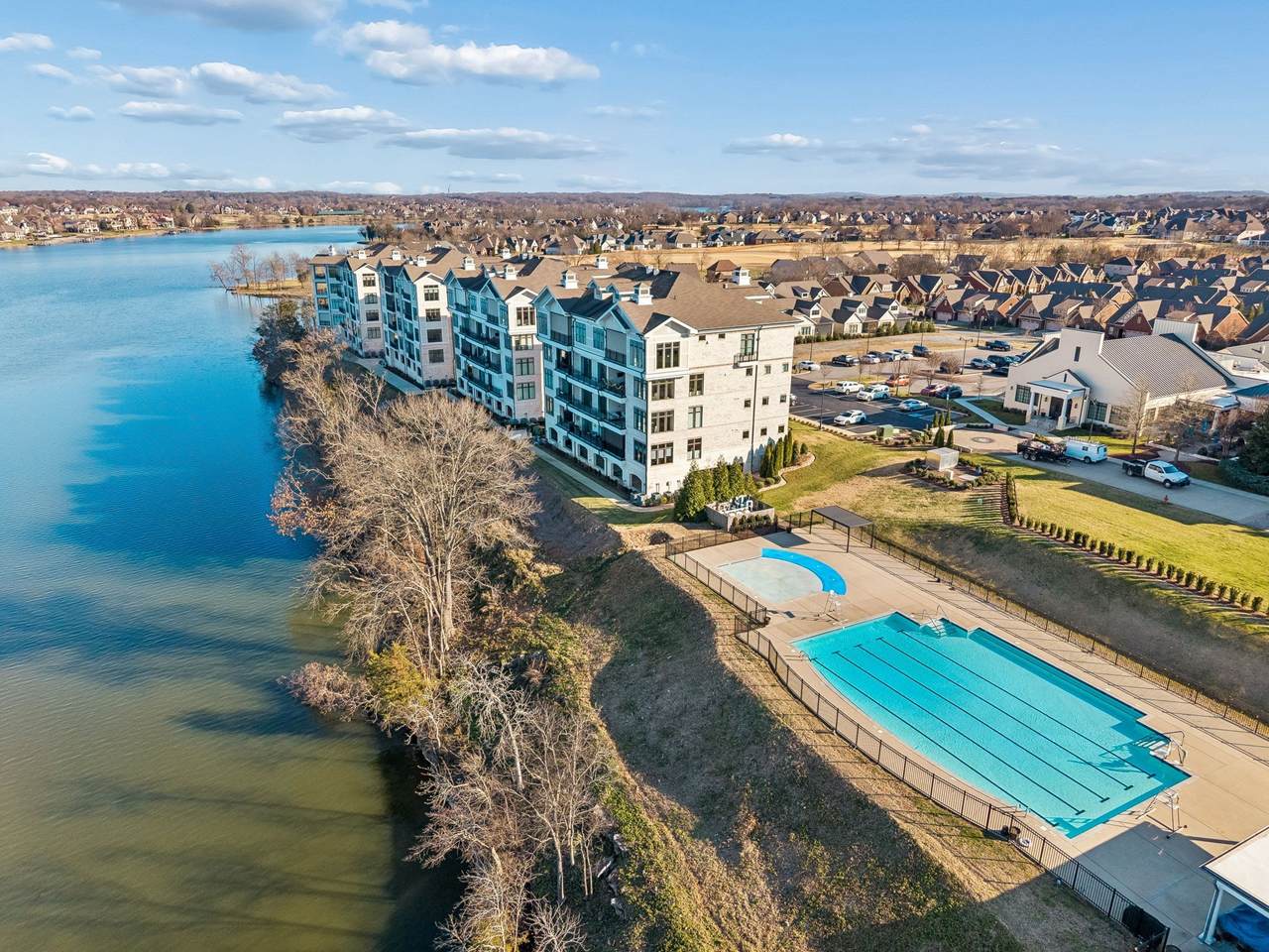 1024 Club View Dr - Photo 1