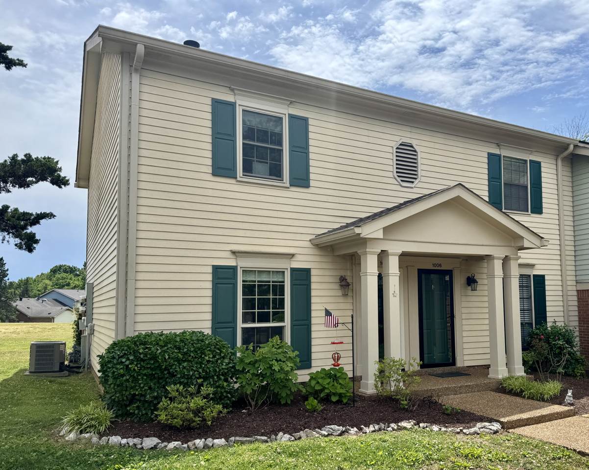 1006 Brentwood Pt - Photo 1
