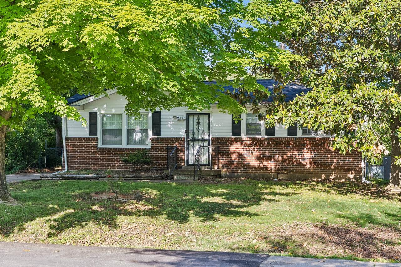 810 Country Club Dr - Photo 1
