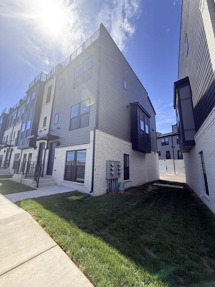 511 City Scape - Photo 1