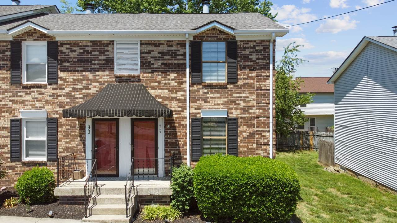 205 Edgewood Dr - Photo 1