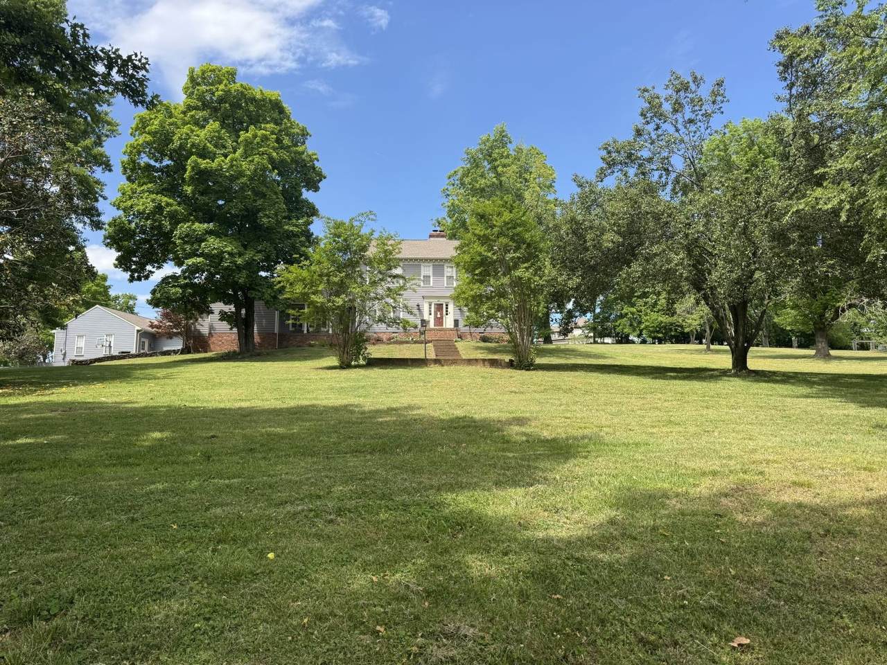 https://bt-photos.global.ssl.fastly.net/nashville/1280_boomver_1_RTC3205206-1.jpg