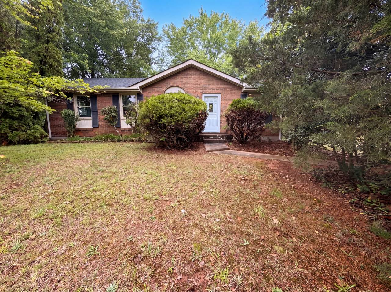 587 Lafayette Rd - Photo 1