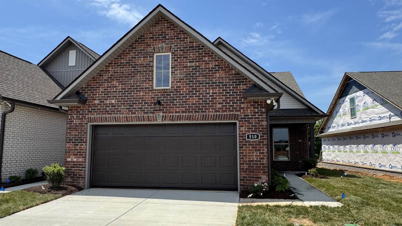 510 W Foxrun - Photo 1