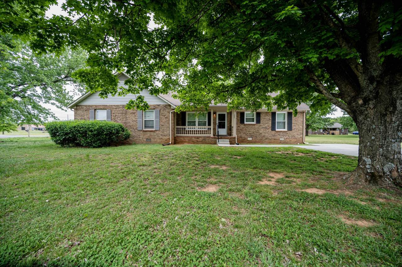 2594 Exeter Dr - Photo 1