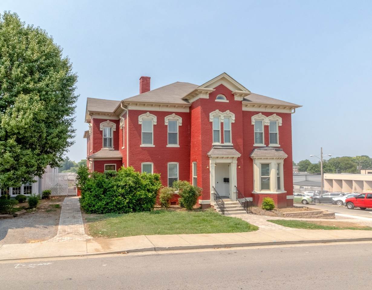 https://bt-photos.global.ssl.fastly.net/nashville/1280_boomver_1_RTC3206824-1.jpg