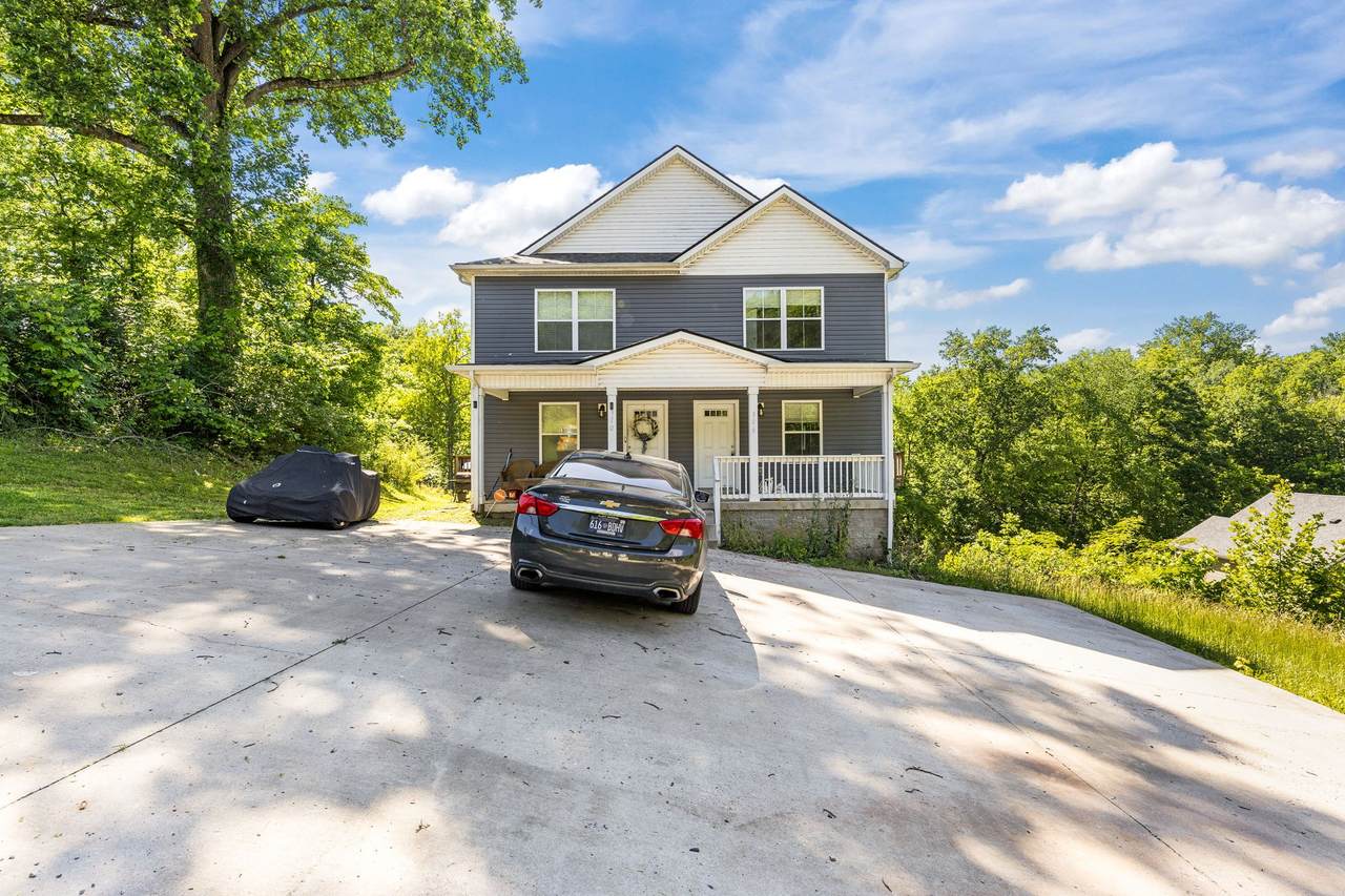 906 E Happy Hollow Dr - Photo 1