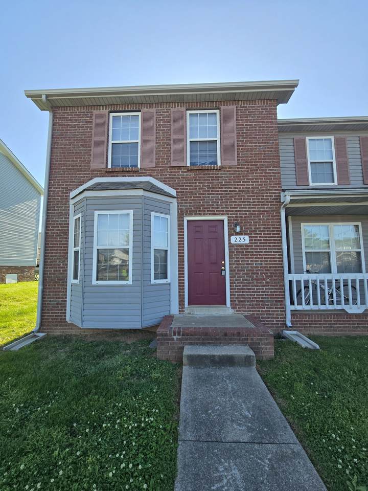 225 Tree Line Dr - Photo 1
