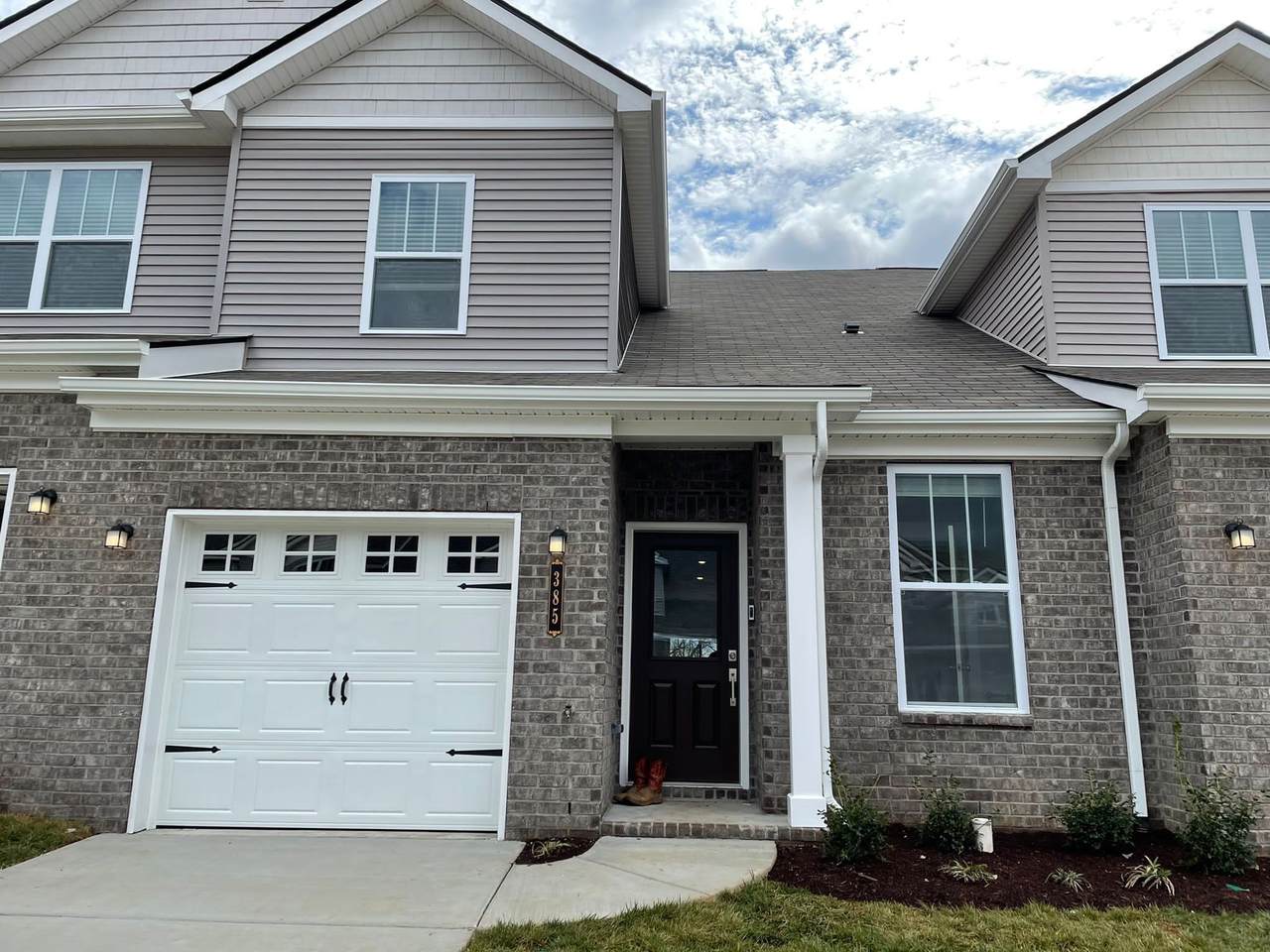 385 Casper Dr - Photo 1
