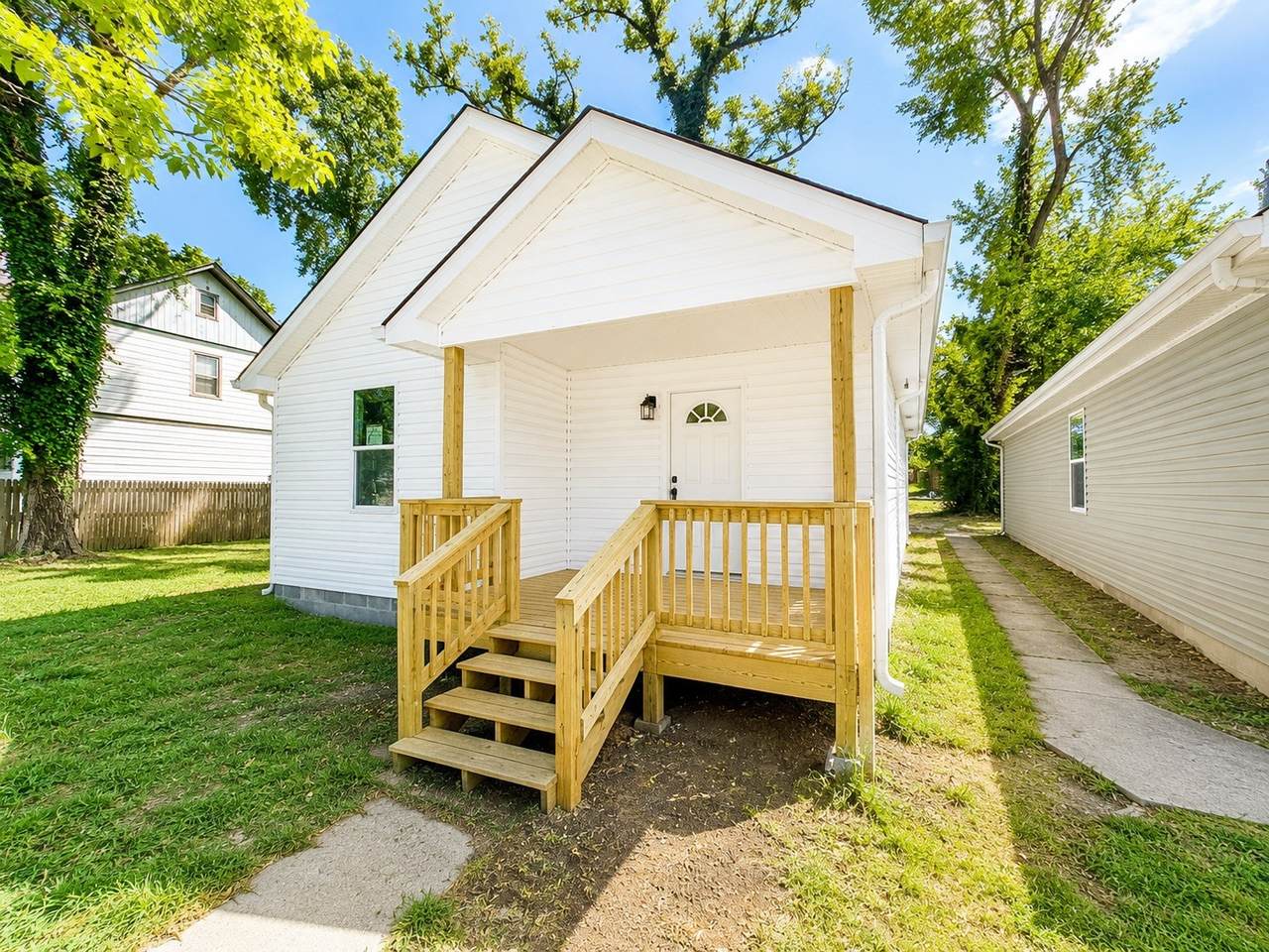 1808 Cephas St - Photo 1