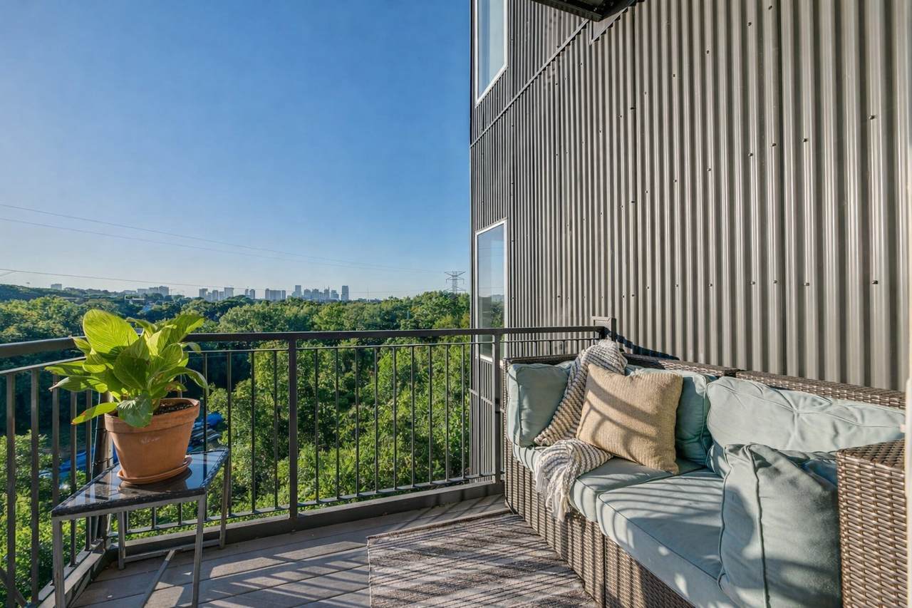 400 Herron Dr - Photo 1