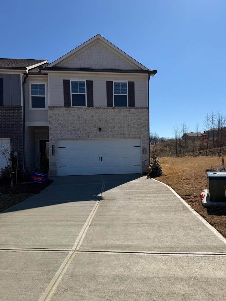 5030 Ne Highwood Drive - Photo 1