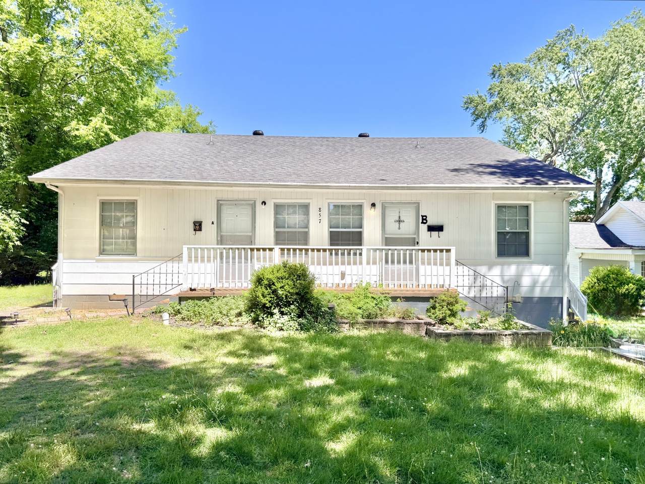 857 Greenwood Ave - Photo 1